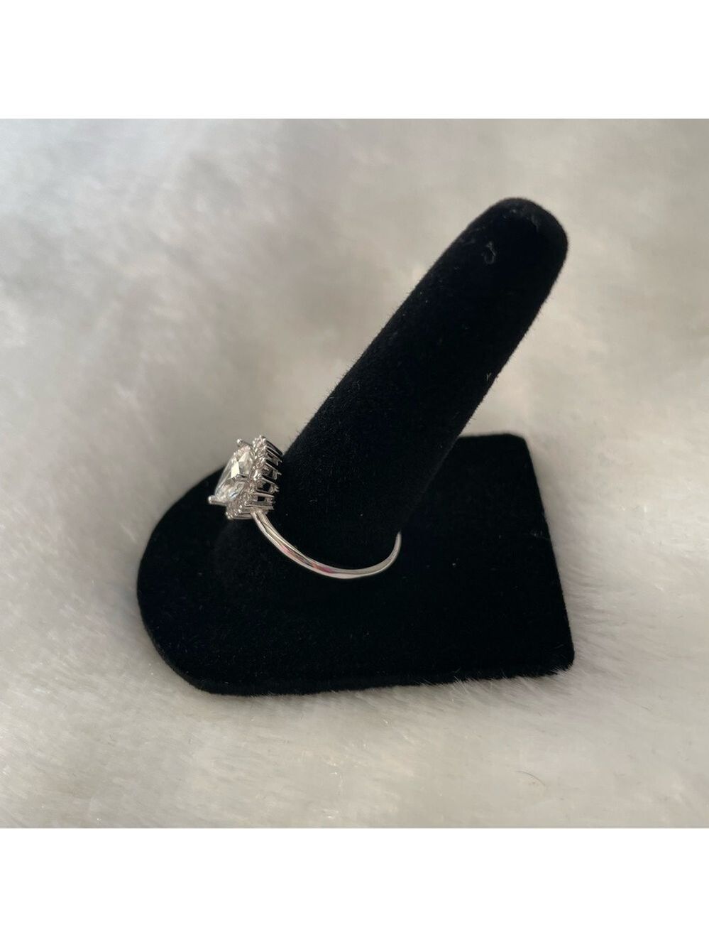 Women’s size 9 Moissanite tear drop with halo ring 1.80ct - Picture 3 of 5